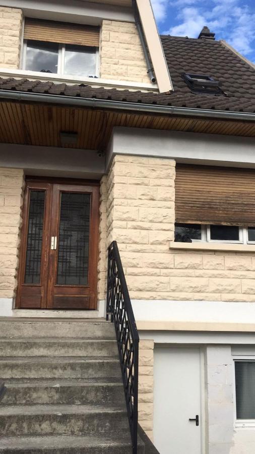 Lori Hostel Bobigny Exterior foto